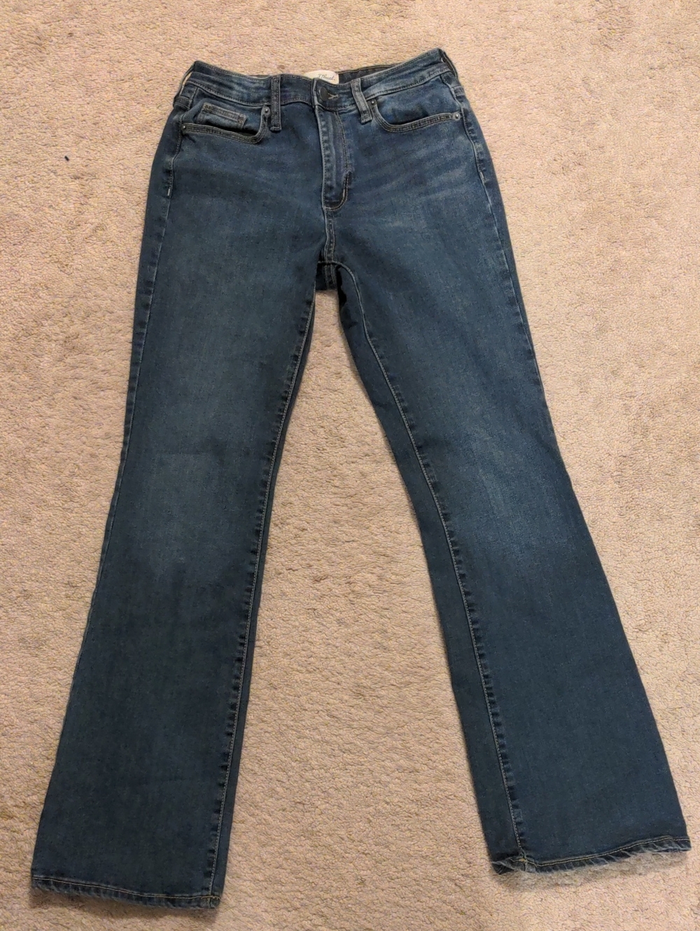 Universal Thread Women's Denim Flare Jeans - Dark Blue